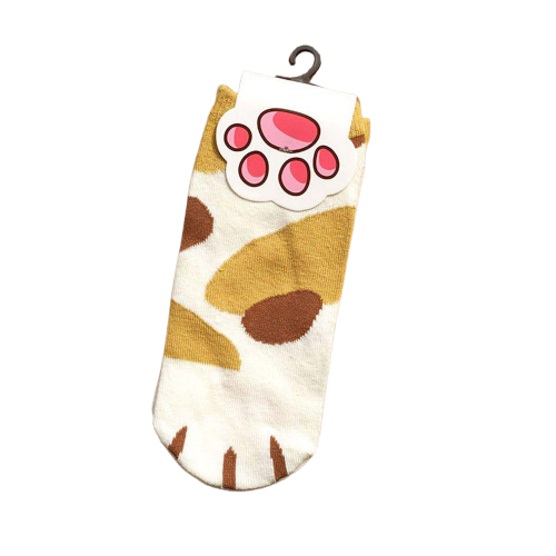 petite-chaussette-patte-d-animaux-tache-beige